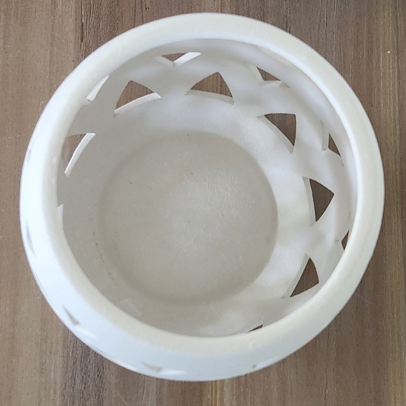 🏠 Hobby Lobby White Ceramic Geometric Vase – Mirage Collection Elegant Ambiance - Picture 5 of 13